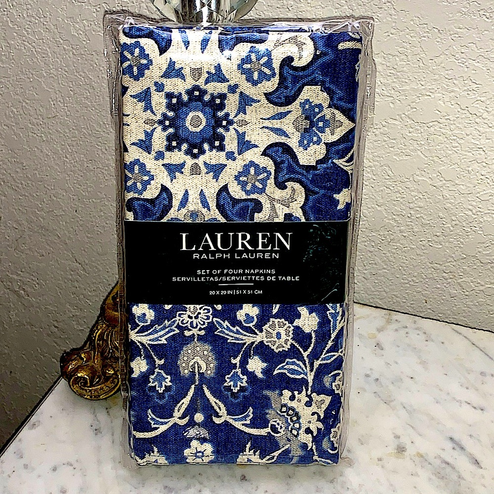 RALPH LAUREN CHAMBERS MEDALLION INFIGO SET OF 4 NAPKINS NWT COTTON 20 BY 20